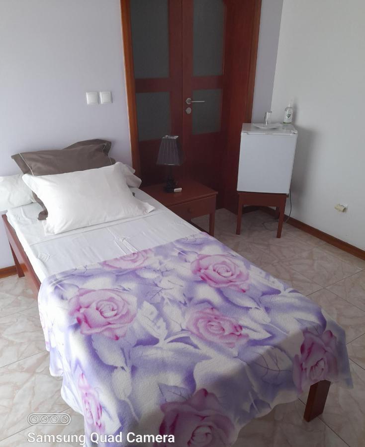 Yria Residencial Bed & Breakfast Porto Novo  Room photo