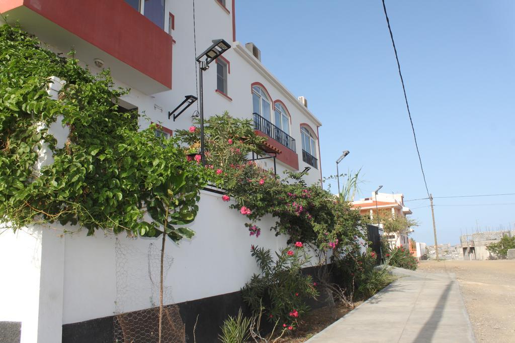 Yria Residencial Bed & Breakfast Porto Novo  Exterior photo